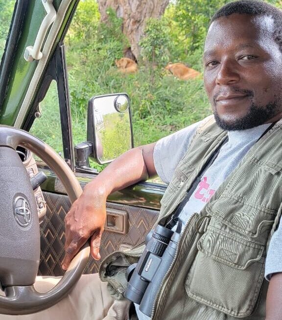 Ninyesiga Bayer - Experienced Tour Guide Driver